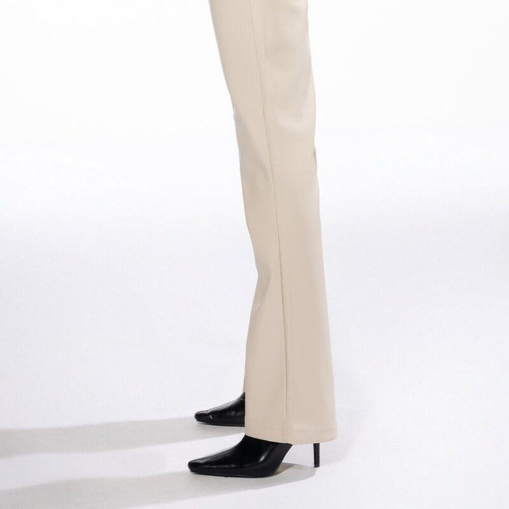 NWT Akira Vegan Leather Straight Leg Pants (Ivory) Size 5 - Picture 5 of 8